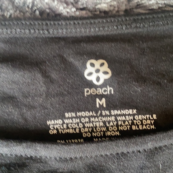 ✨NWT✨ 3/4 Black Top by peach 🍑 - 95% Modal/5% Spandex - Picture 2 of 7